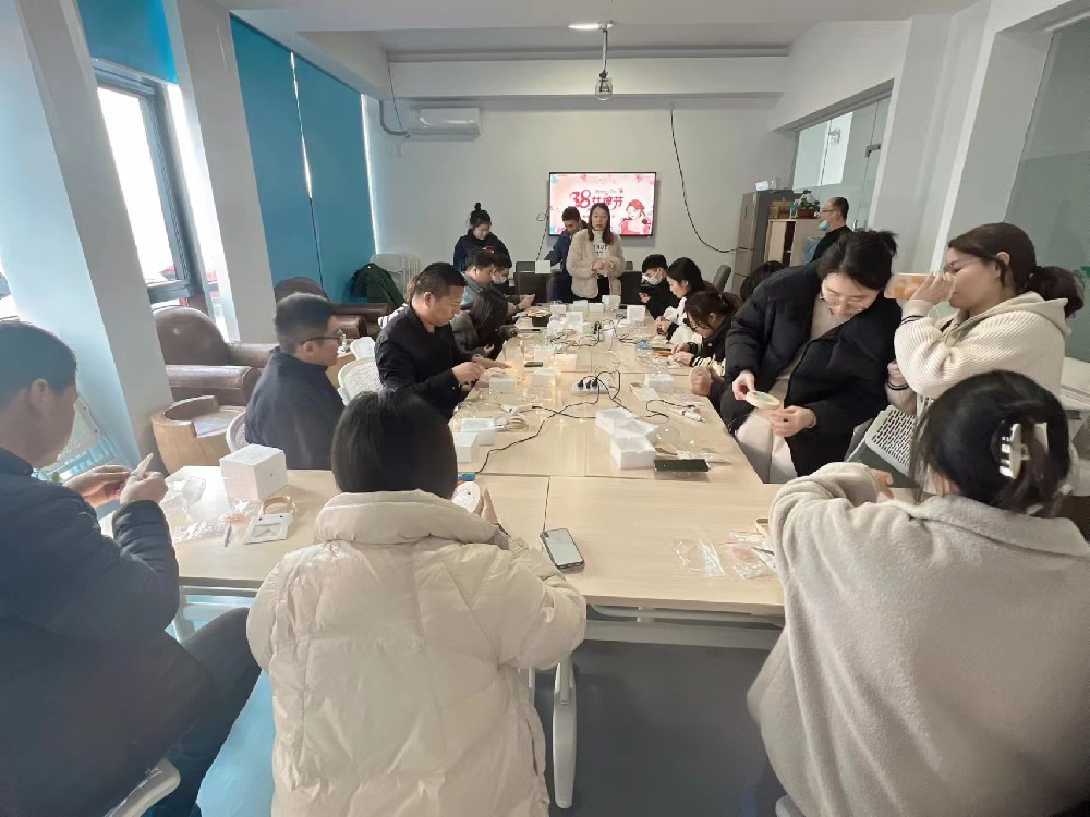 情暖“三八”節 感恩求奮進